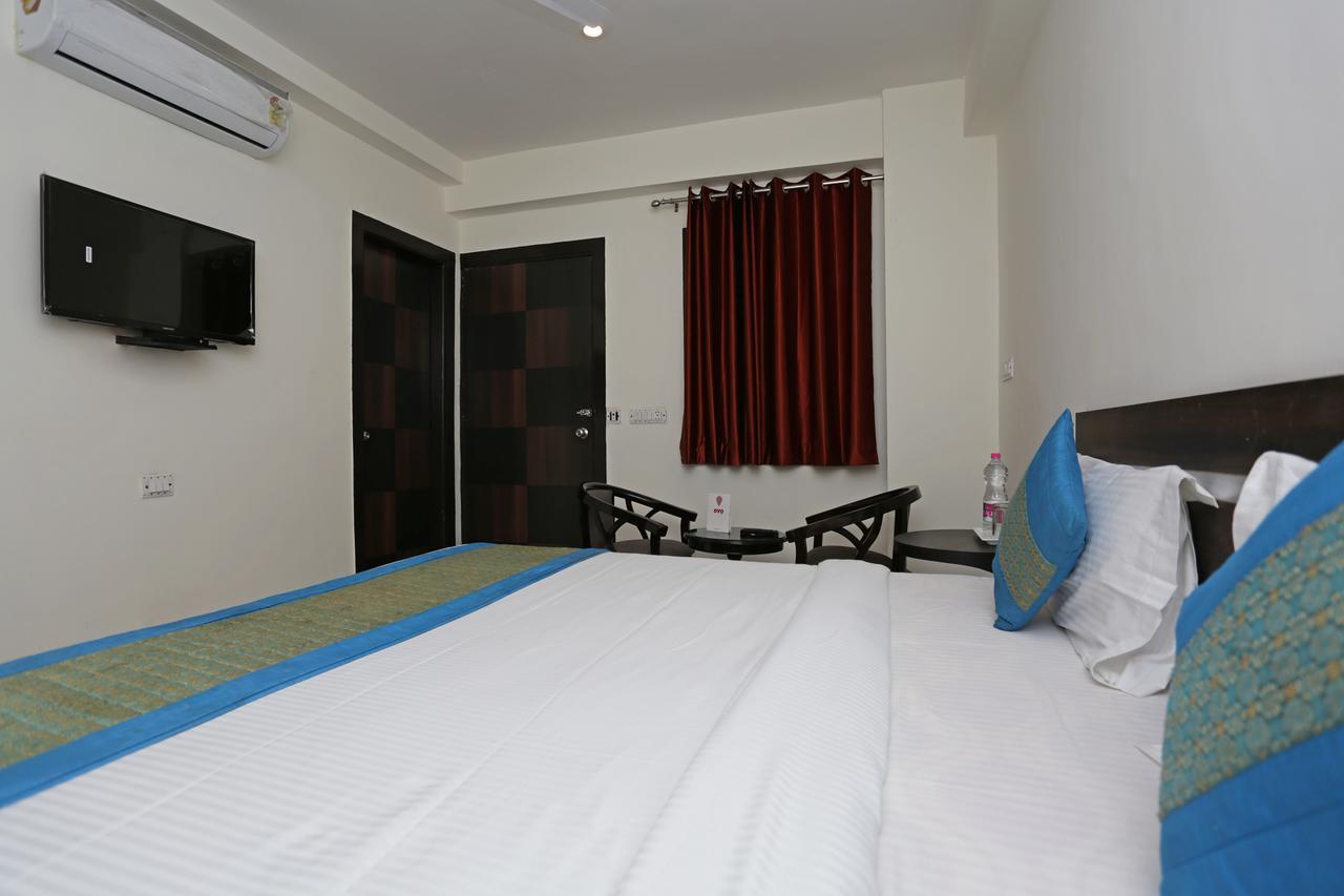 Airport Hotel Green Heights Nueva Delhi Exterior foto