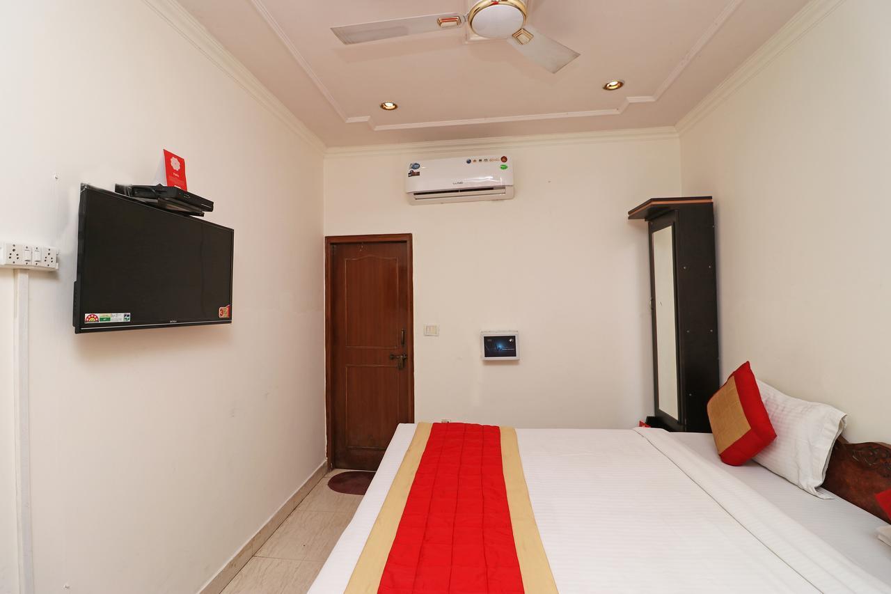 Airport Hotel Green Heights Nueva Delhi Exterior foto