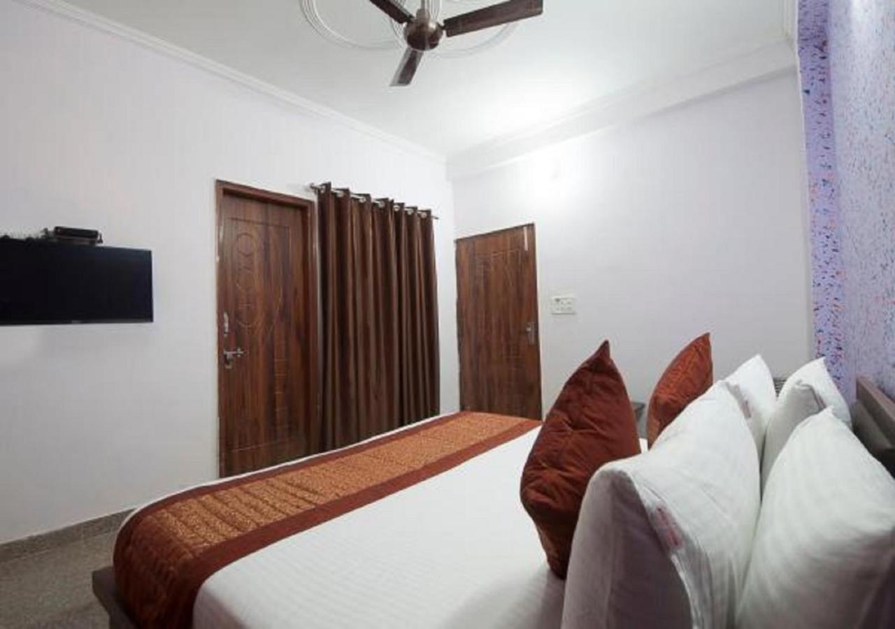 Airport Hotel Green Heights Nueva Delhi Exterior foto